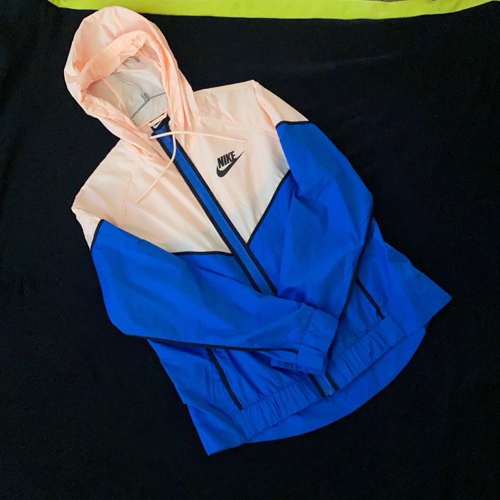 Nike wind breaker